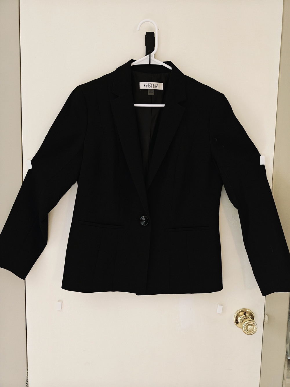 Kasper Black Single-Button Notch-Lapel Blazer